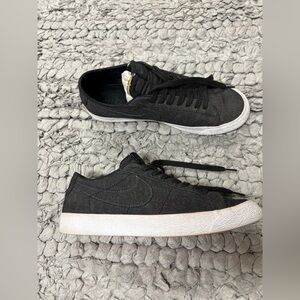 Nike SB Blazer Low Decon - dark grey fabric sneakers
